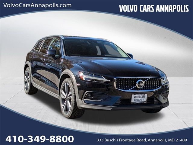 2024 Volvo V60 Cross Country Plus