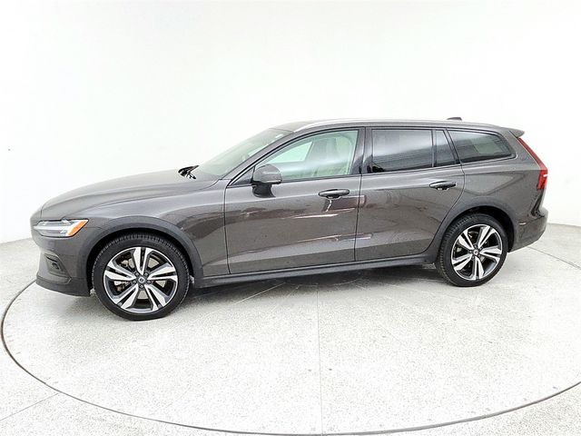 2024 Volvo V60 Cross Country Plus