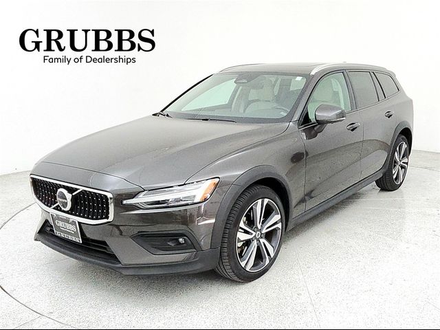 2024 Volvo V60 Cross Country Plus