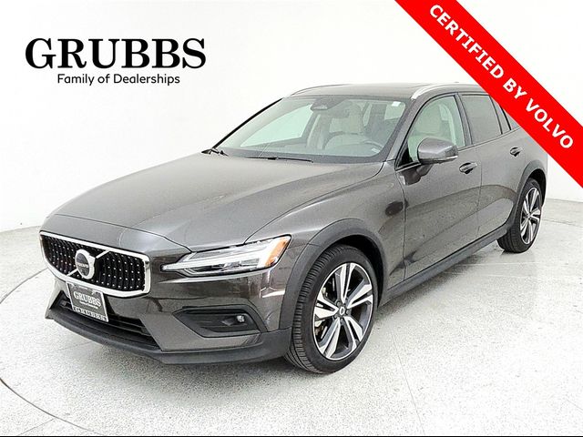 2024 Volvo V60 Cross Country Plus