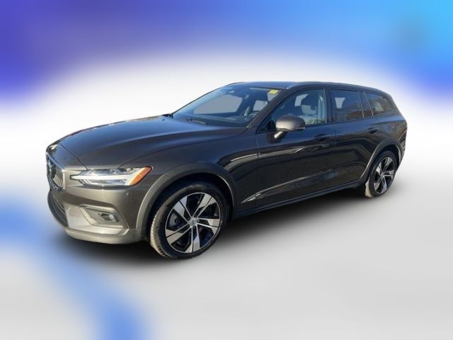 2024 Volvo V60 Cross Country Plus