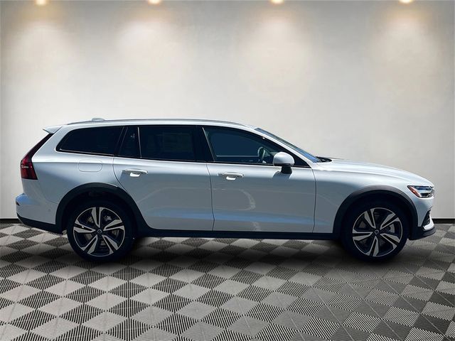 2024 Volvo V60 Cross Country Plus