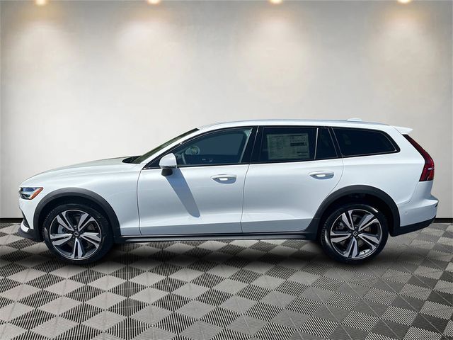 2024 Volvo V60 Cross Country Plus