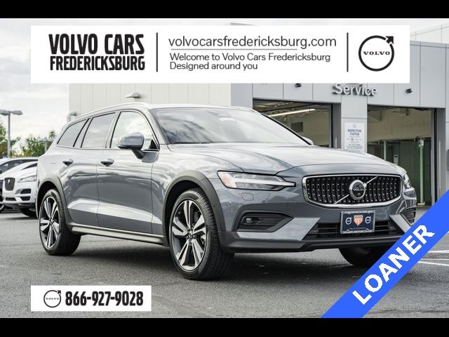 2024 Volvo V60 Cross Country Plus