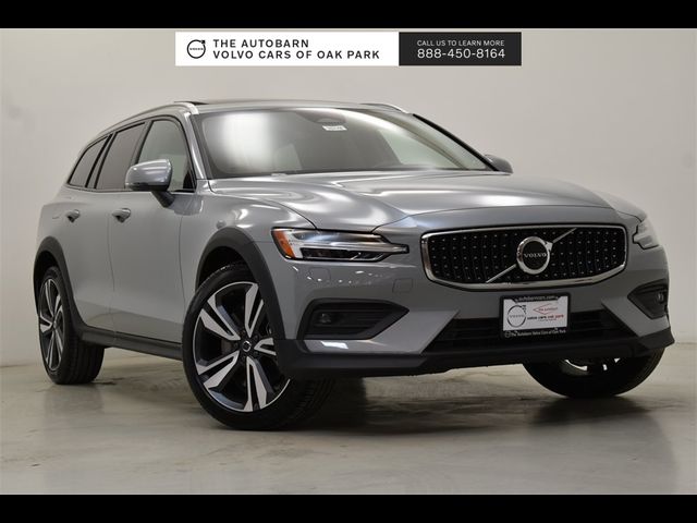 2024 Volvo V60 Cross Country Plus