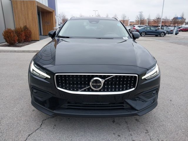 2024 Volvo V60 Cross Country Plus