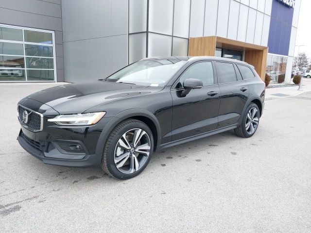 2024 Volvo V60 Cross Country Plus