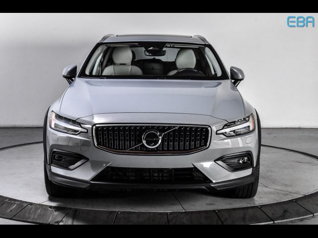 2024 Volvo V60 Cross Country Plus