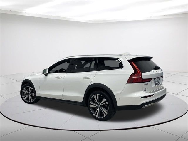 2024 Volvo V60 Cross Country Plus