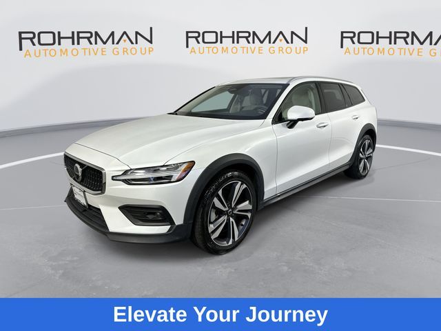 2024 Volvo V60 Cross Country Plus