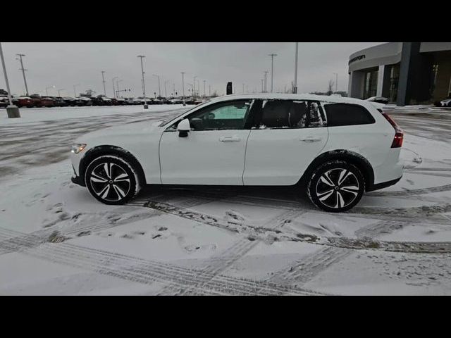 2024 Volvo V60 Cross Country Plus