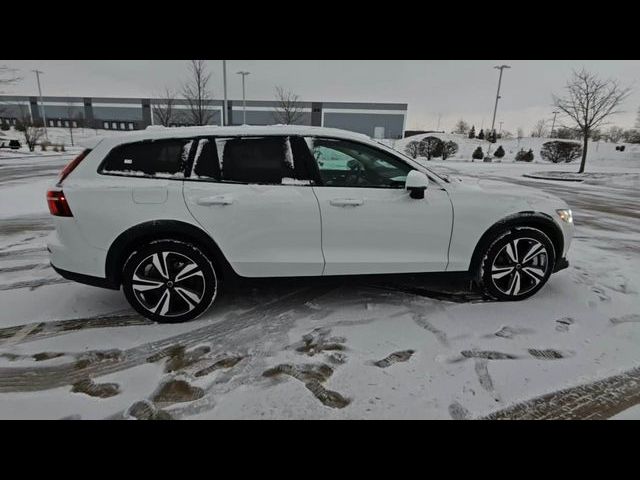 2024 Volvo V60 Cross Country Plus