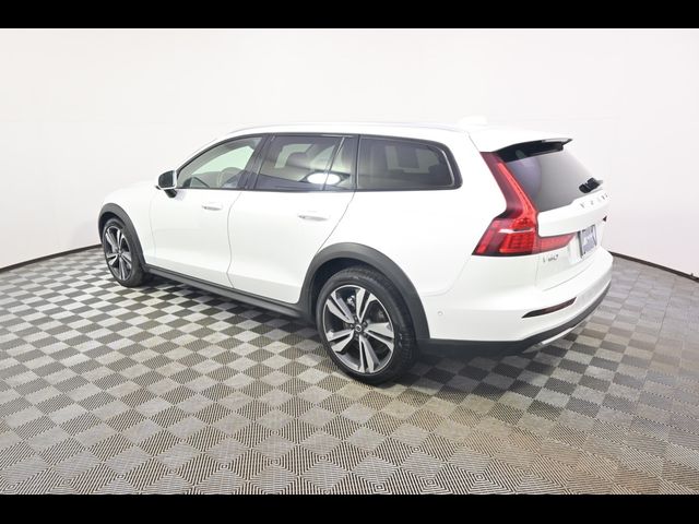 2024 Volvo V60 Cross Country Plus