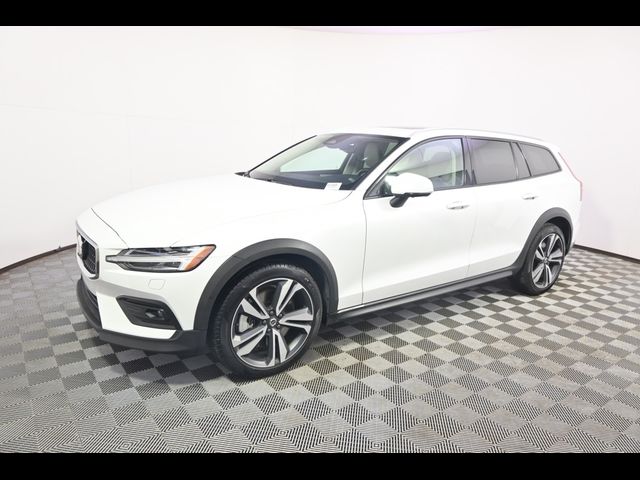 2024 Volvo V60 Cross Country Plus