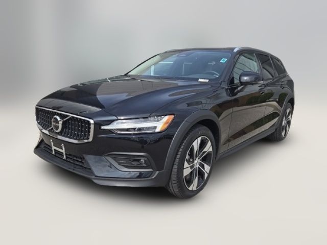 2024 Volvo V60 Cross Country Plus
