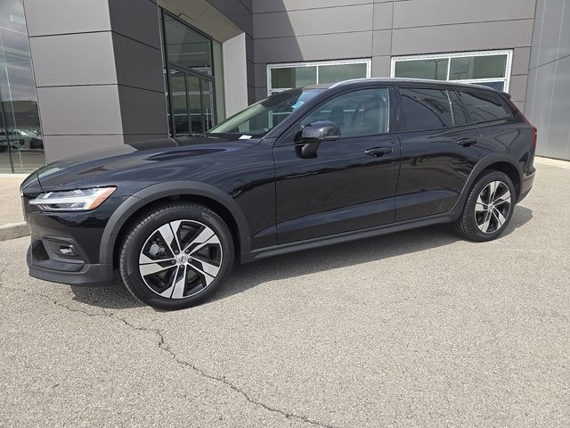 2024 Volvo V60 Cross Country Plus