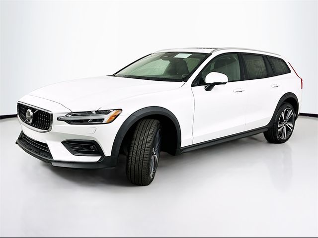 2024 Volvo V60 Cross Country Plus