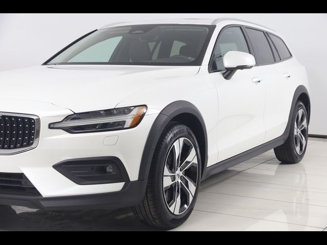 2024 Volvo V60 Cross Country Plus
