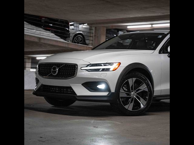 2024 Volvo V60 Cross Country Plus
