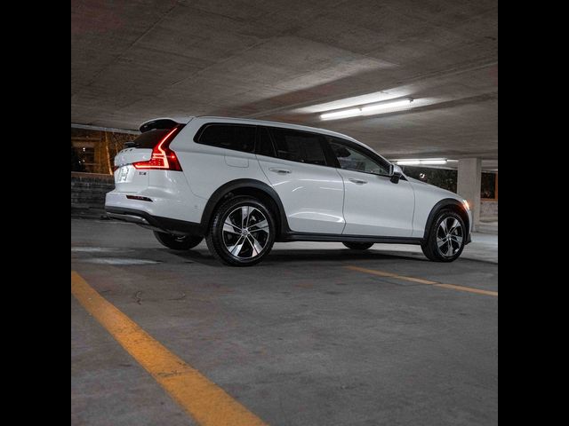 2024 Volvo V60 Cross Country Plus