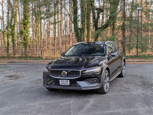 2024 Volvo V60 Cross Country Plus