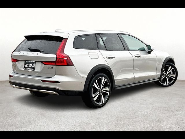 2024 Volvo V60 Cross Country Plus