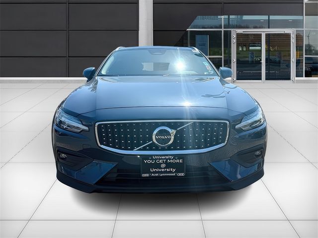 2024 Volvo V60 Cross Country Plus