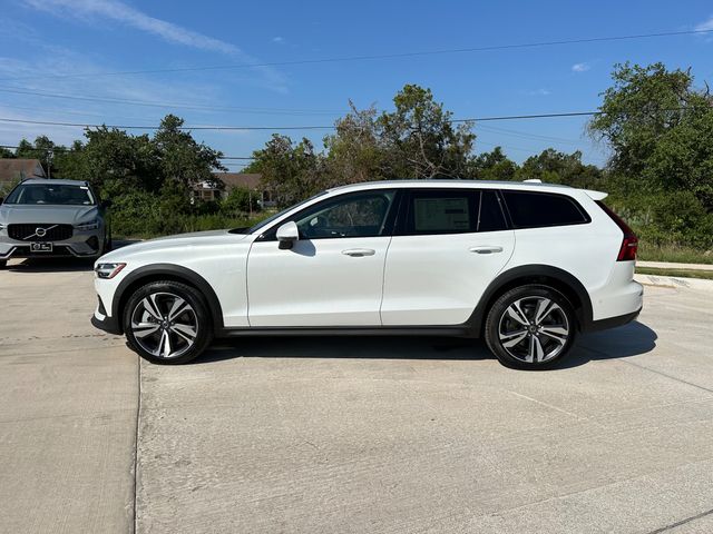 2024 Volvo V60 Cross Country Plus