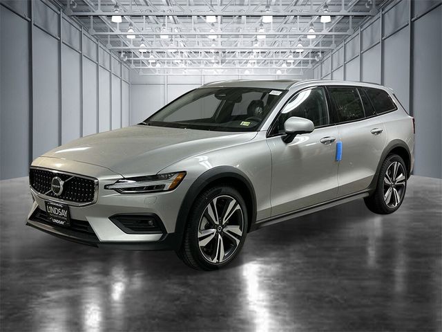 2024 Volvo V60 Cross Country Plus