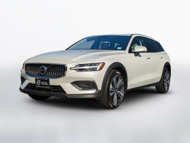 2024 Volvo V60 Cross Country Plus