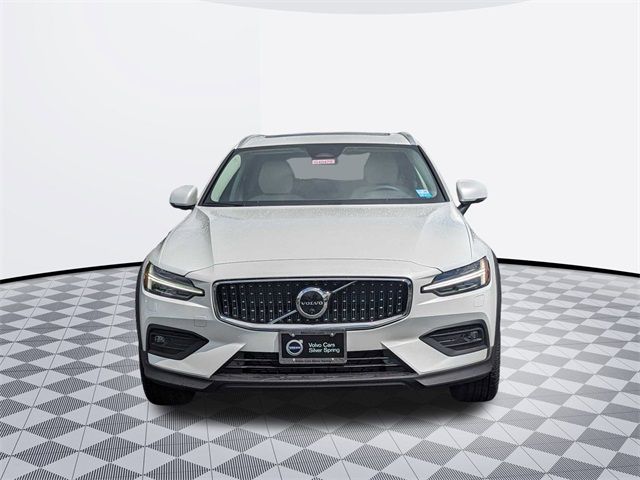 2024 Volvo V60 Cross Country Plus