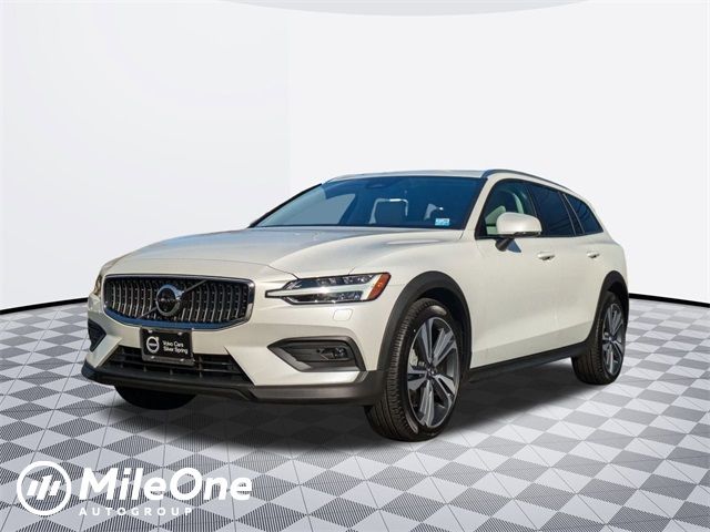 2024 Volvo V60 Cross Country Plus