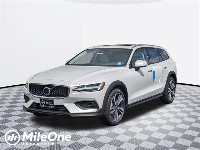 2024 Volvo V60 Cross Country Plus