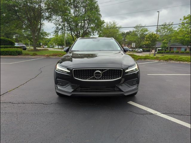 2024 Volvo V60 Cross Country Plus