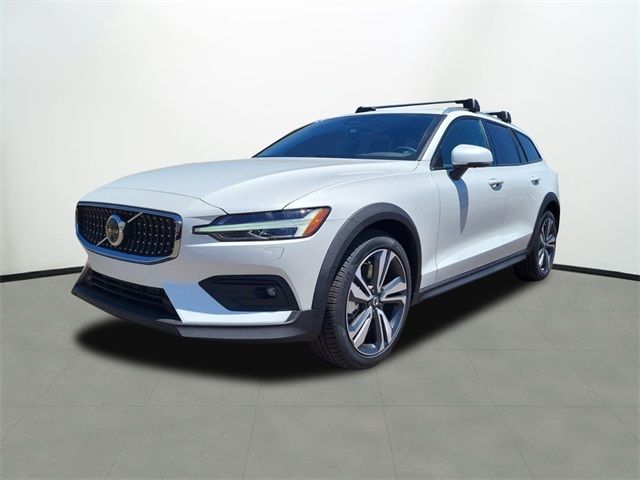 2024 Volvo V60 Cross Country Plus