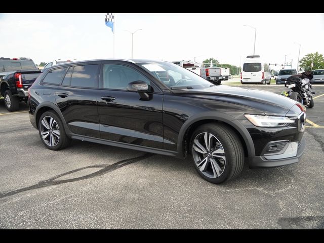2024 Volvo V60 Cross Country Plus