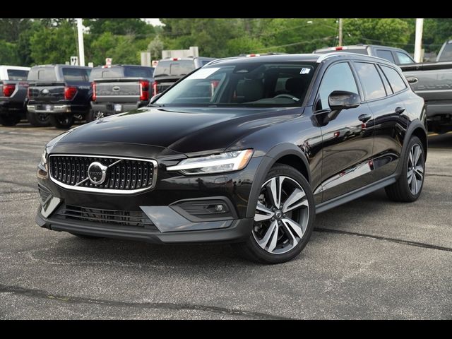 2024 Volvo V60 Cross Country Plus