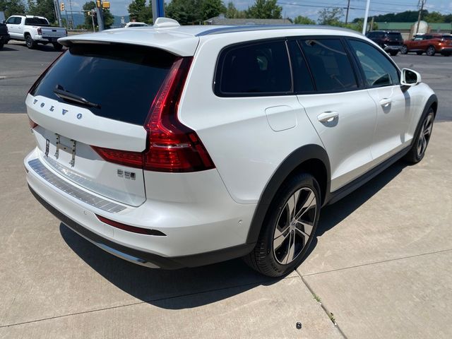 2024 Volvo V60 Cross Country Plus