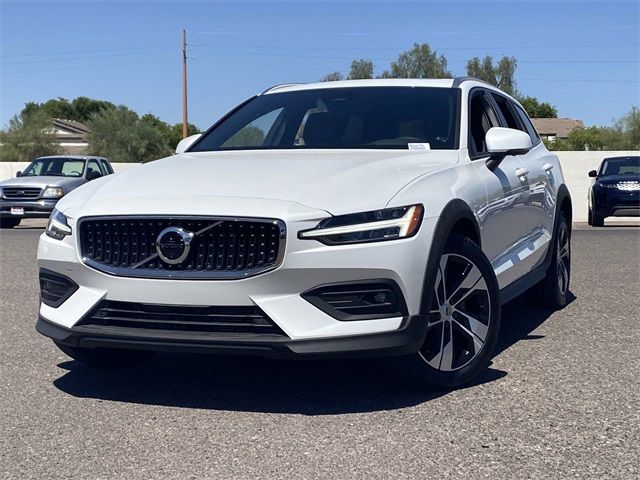 2024 Volvo V60 Cross Country Plus