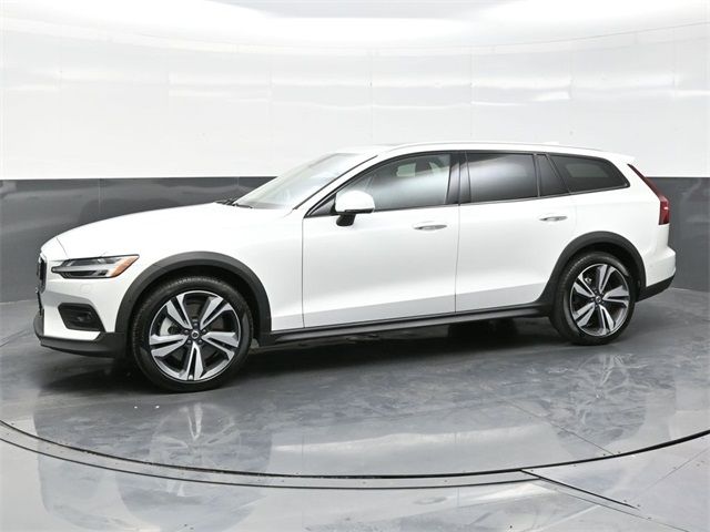 2024 Volvo V60 Cross Country Plus