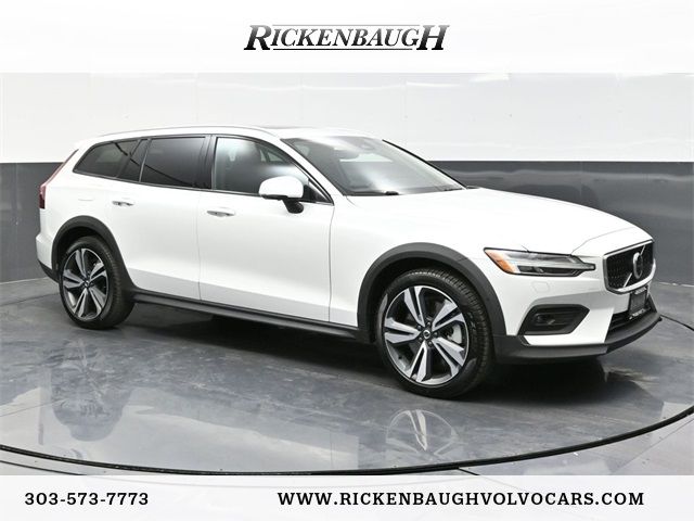 2024 Volvo V60 Cross Country Plus