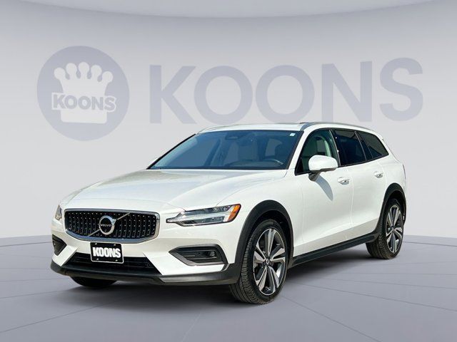 2024 Volvo V60 Cross Country Plus