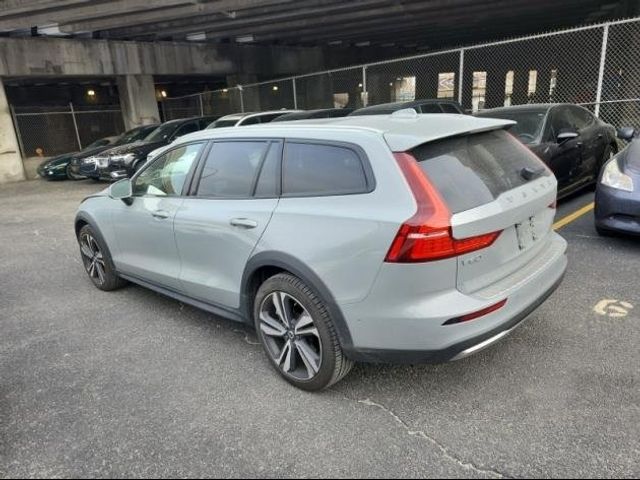 2024 Volvo V60 Cross Country Plus