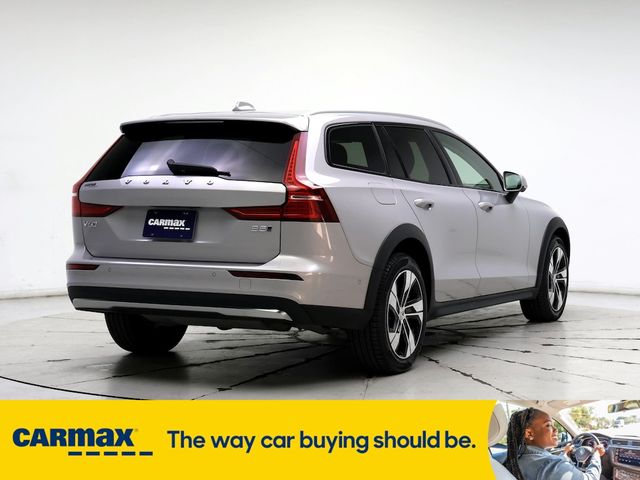 2024 Volvo V60 Cross Country Plus