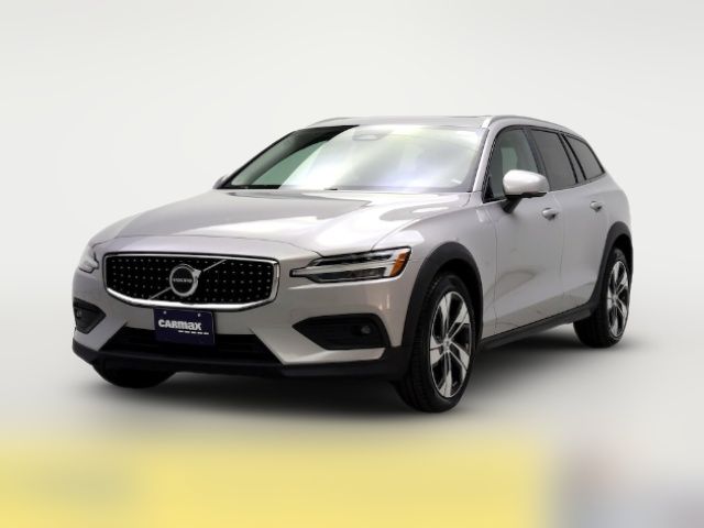 2024 Volvo V60 Cross Country Plus