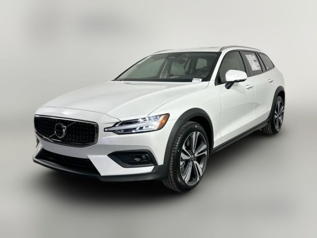 2024 Volvo V60 Cross Country Plus