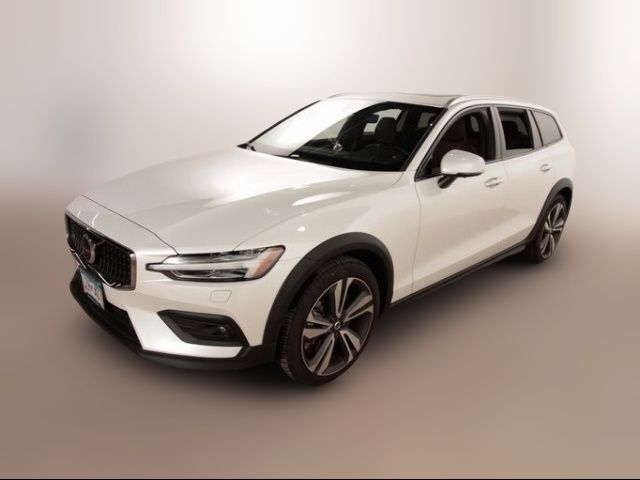 2024 Volvo V60 Cross Country Plus