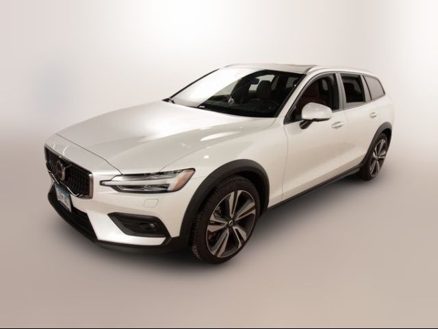 2024 Volvo V60 Cross Country Plus