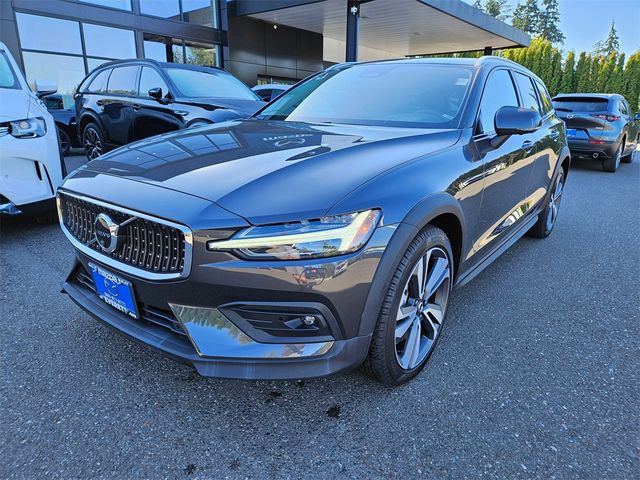 2024 Volvo V60 Cross Country Plus