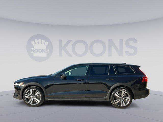 2024 Volvo V60 Cross Country Plus